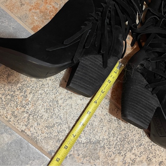 👢Charles David Black Leather Suede Pointed Toe Fringe style Boots! - Picture 5 of 13